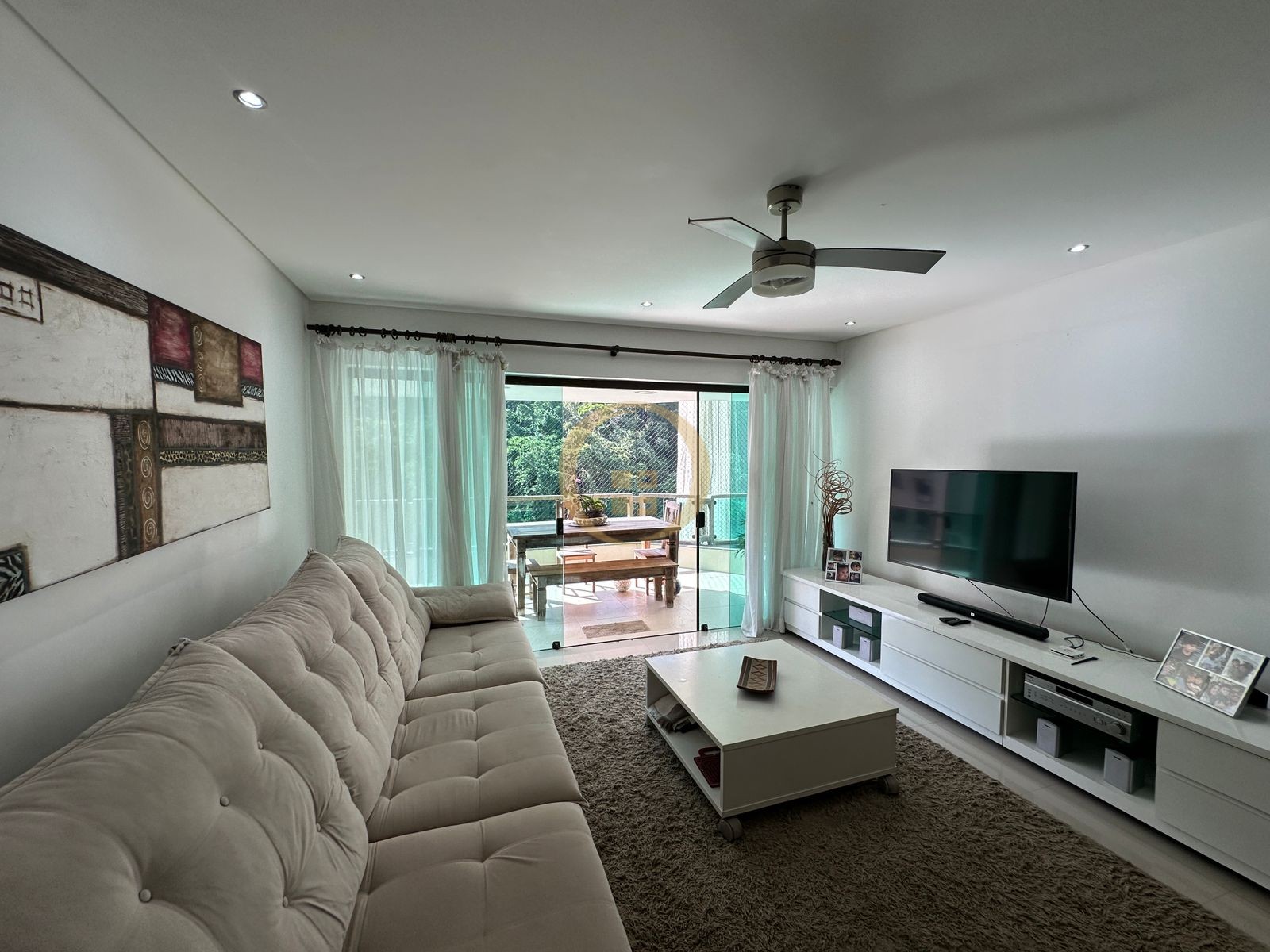 Apartamento na Praia da Pitangueiras, Guarujá - SP