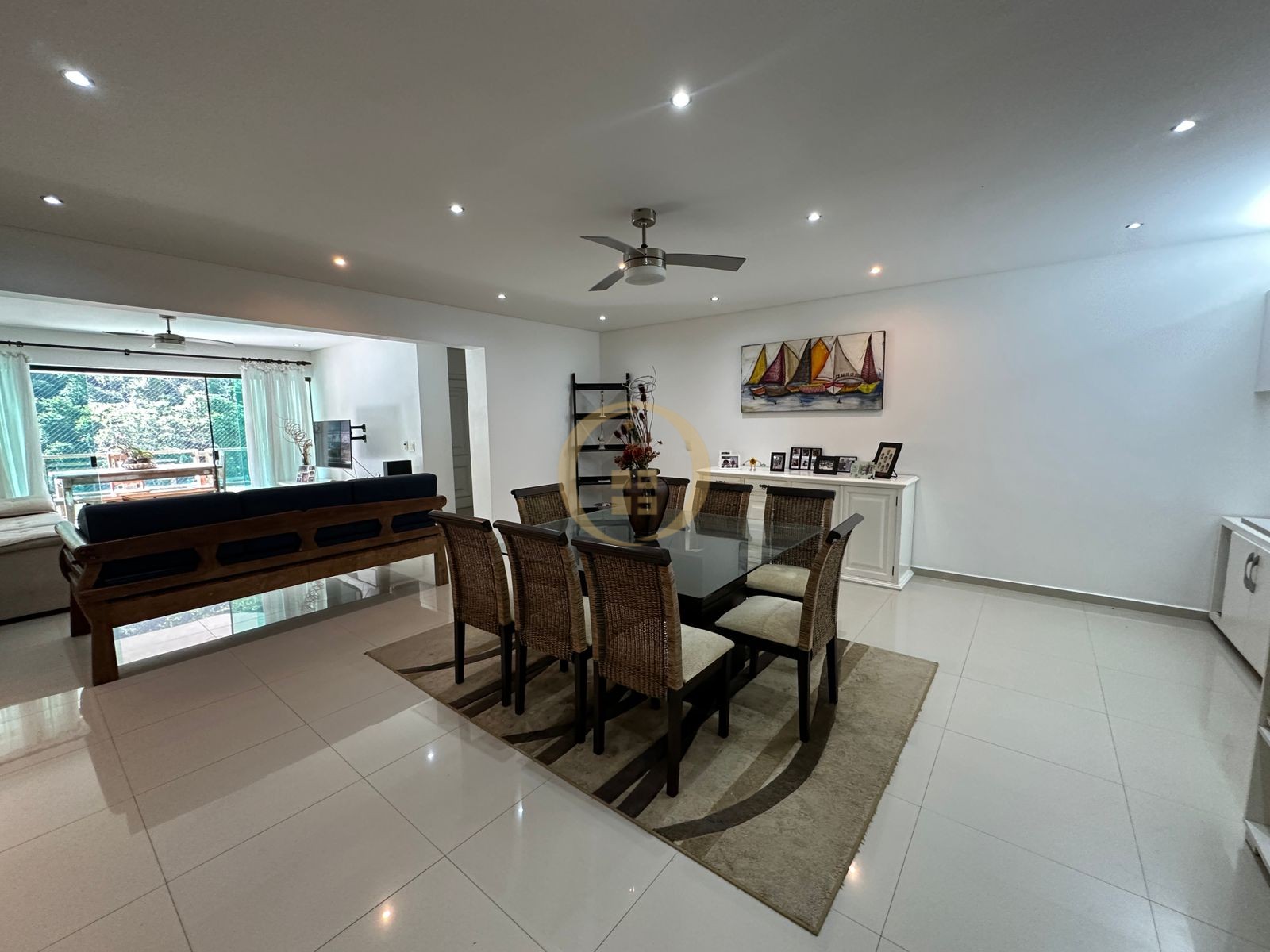 Apartamento na Praia da Pitangueiras, Guarujá - SP