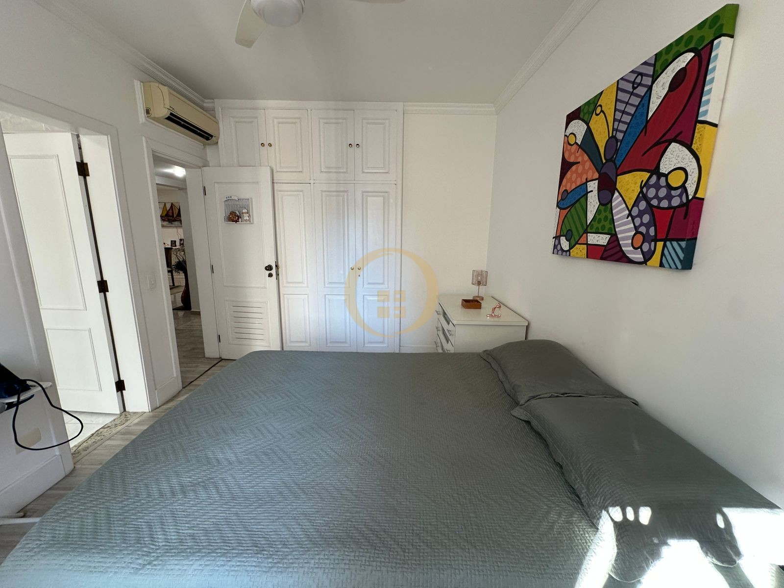 Apartamento na Praia da Pitangueiras, Guarujá - SP