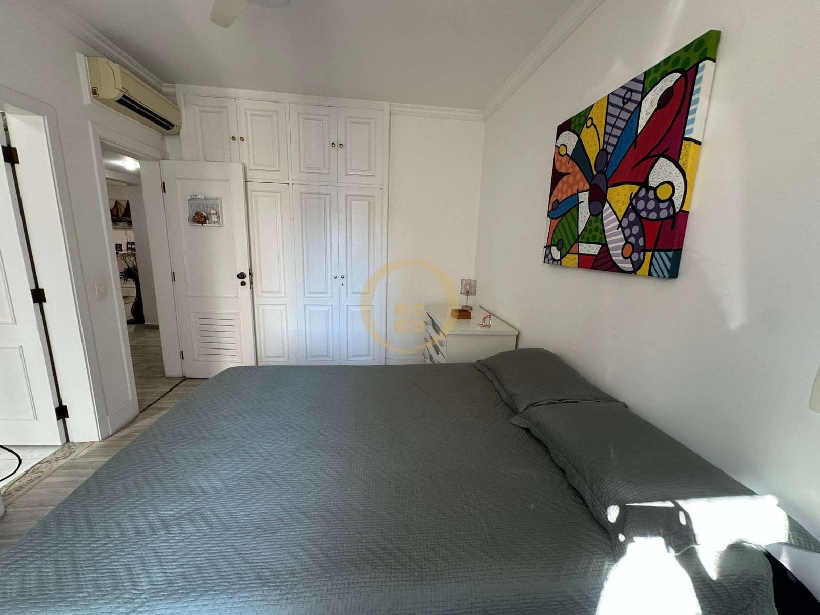 Apartamento na Praia da Pitangueiras, Guarujá - SP