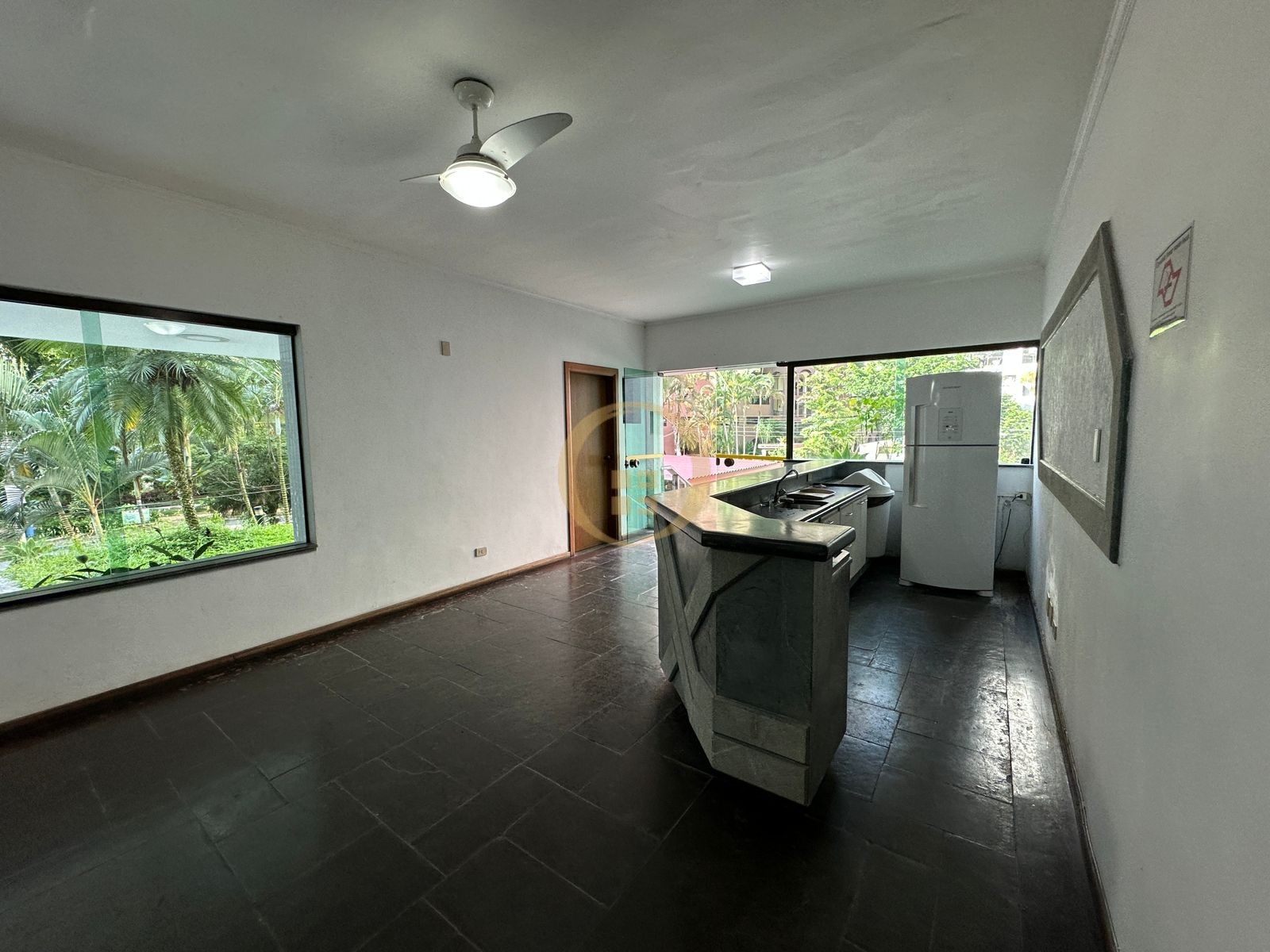 Apartamento na Praia da Pitangueiras, Guarujá - SP