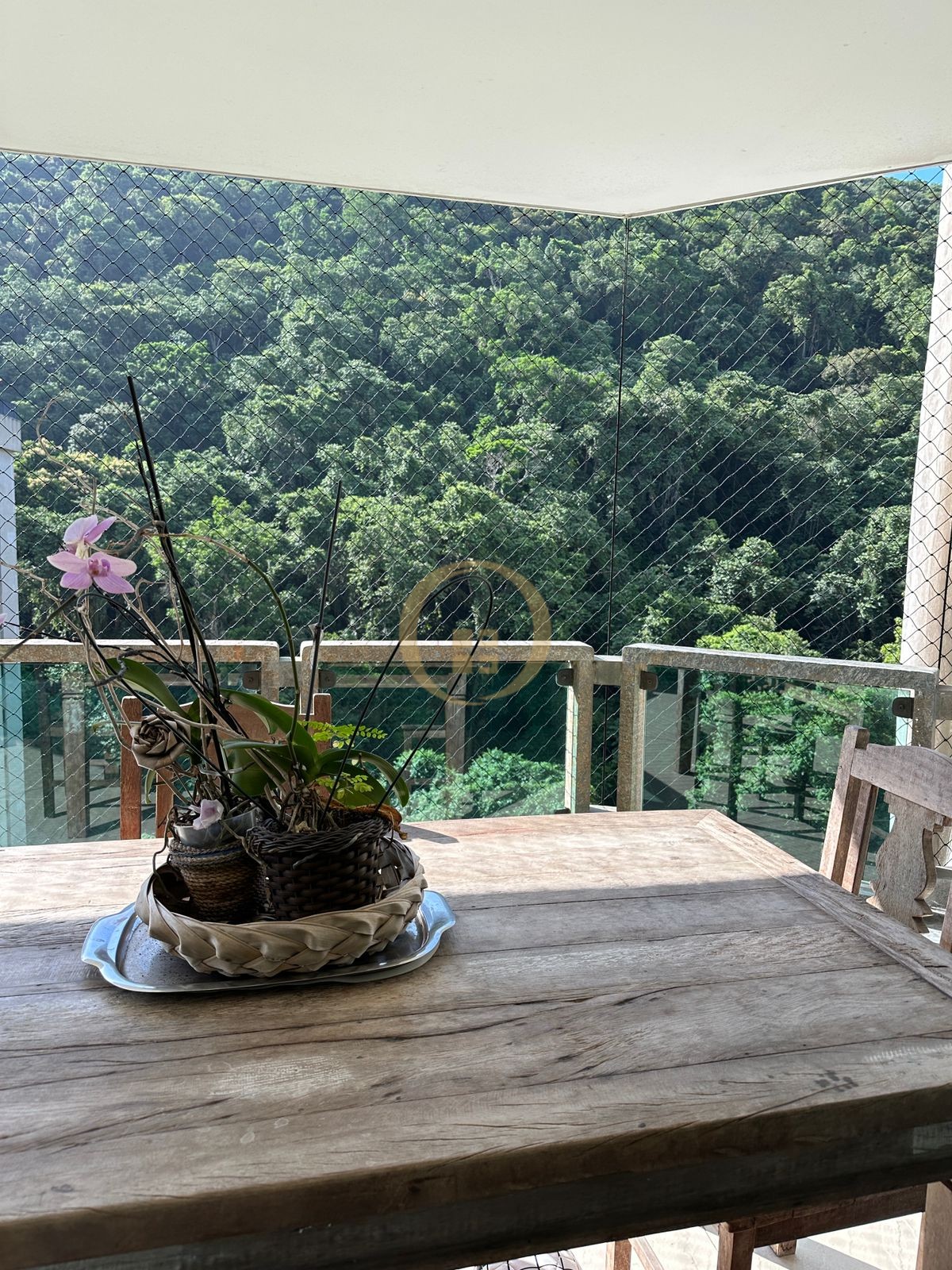 Apartamento na Praia da Pitangueiras, Guarujá - SP