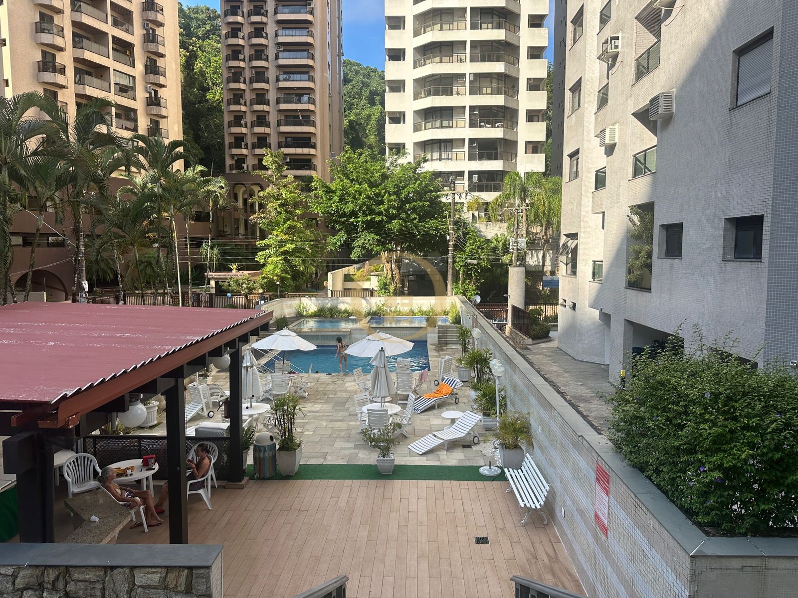 Apartamento na Praia da Pitangueiras, Guarujá - SP