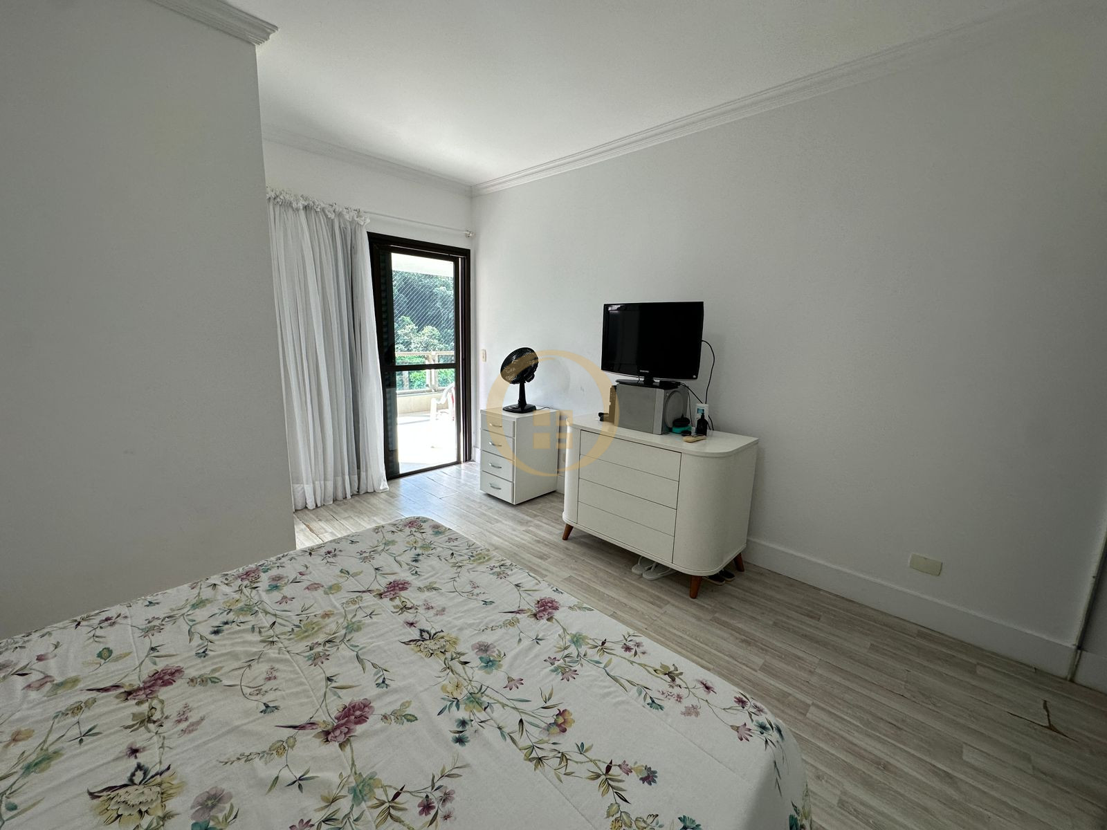 Apartamento na Praia da Pitangueiras, Guarujá - SP