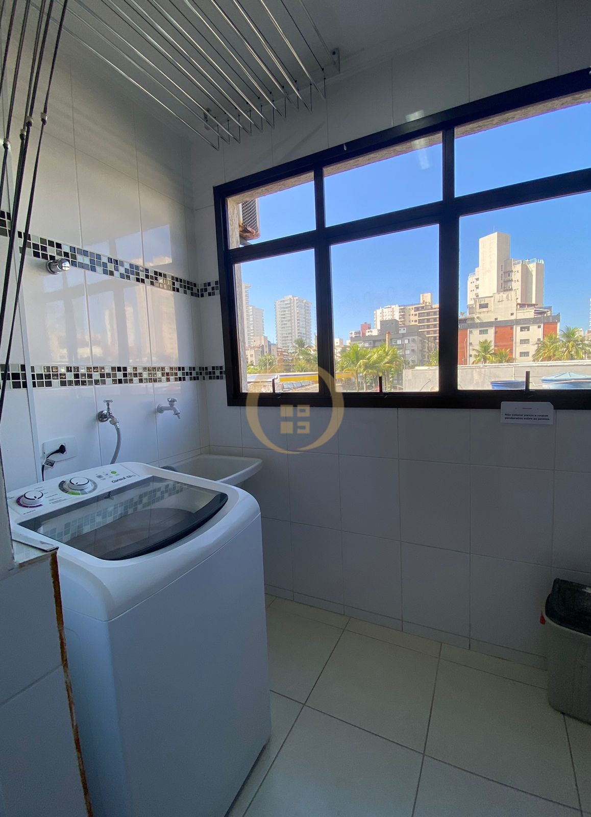 Apartamento na Praia da Enseada, Guarujá - SP