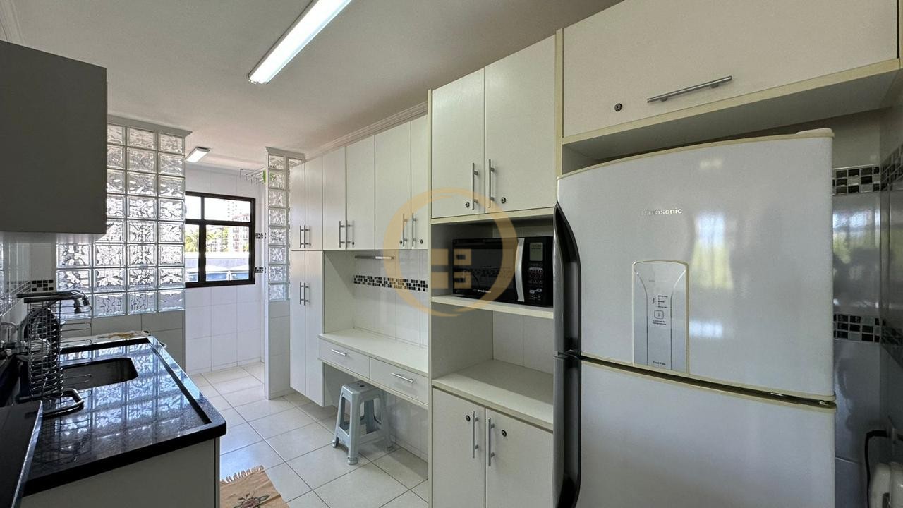 Apartamento na Praia da Enseada, Guarujá - SP