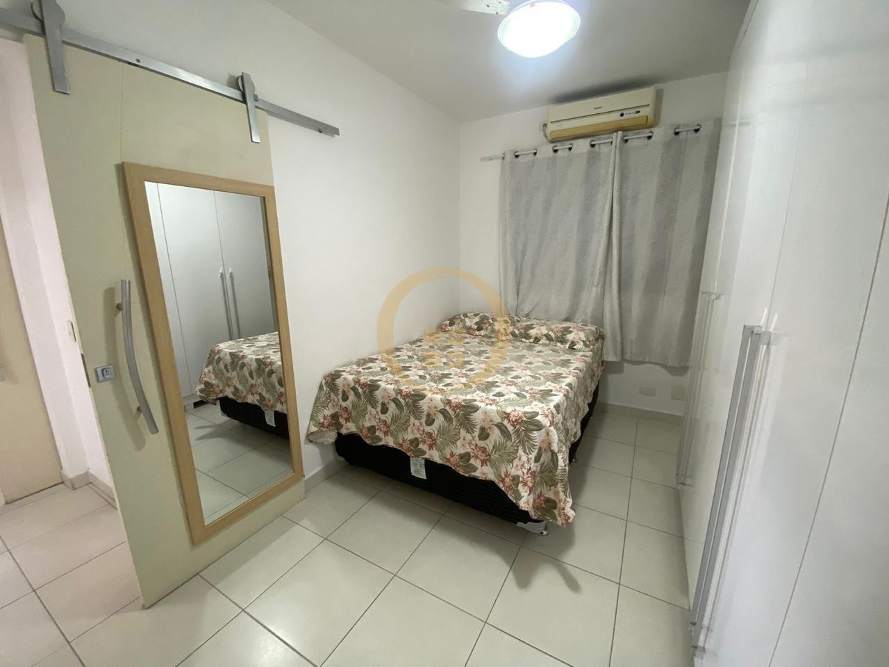 Apartamento na Praia da Enseada, Guarujá - SP