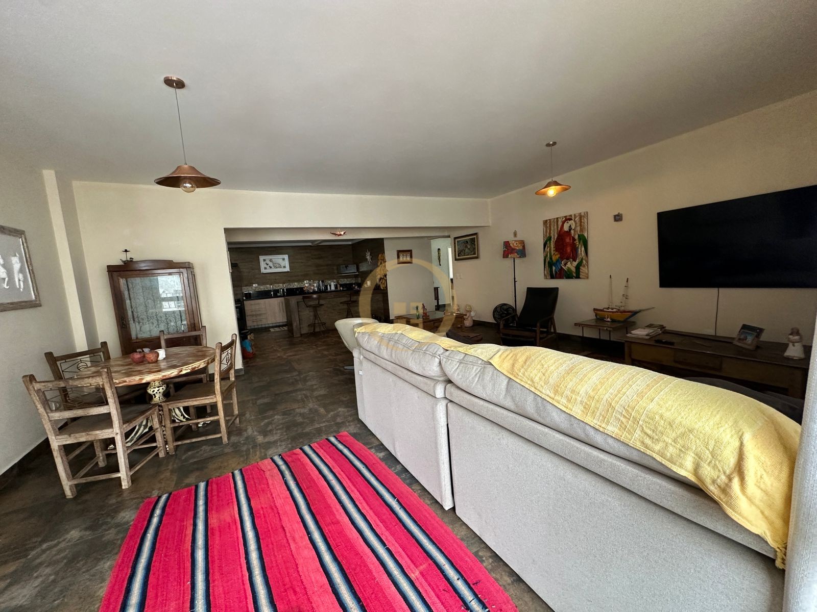 Apartamento na Praia das Pitangueiras, Guarujá - SP