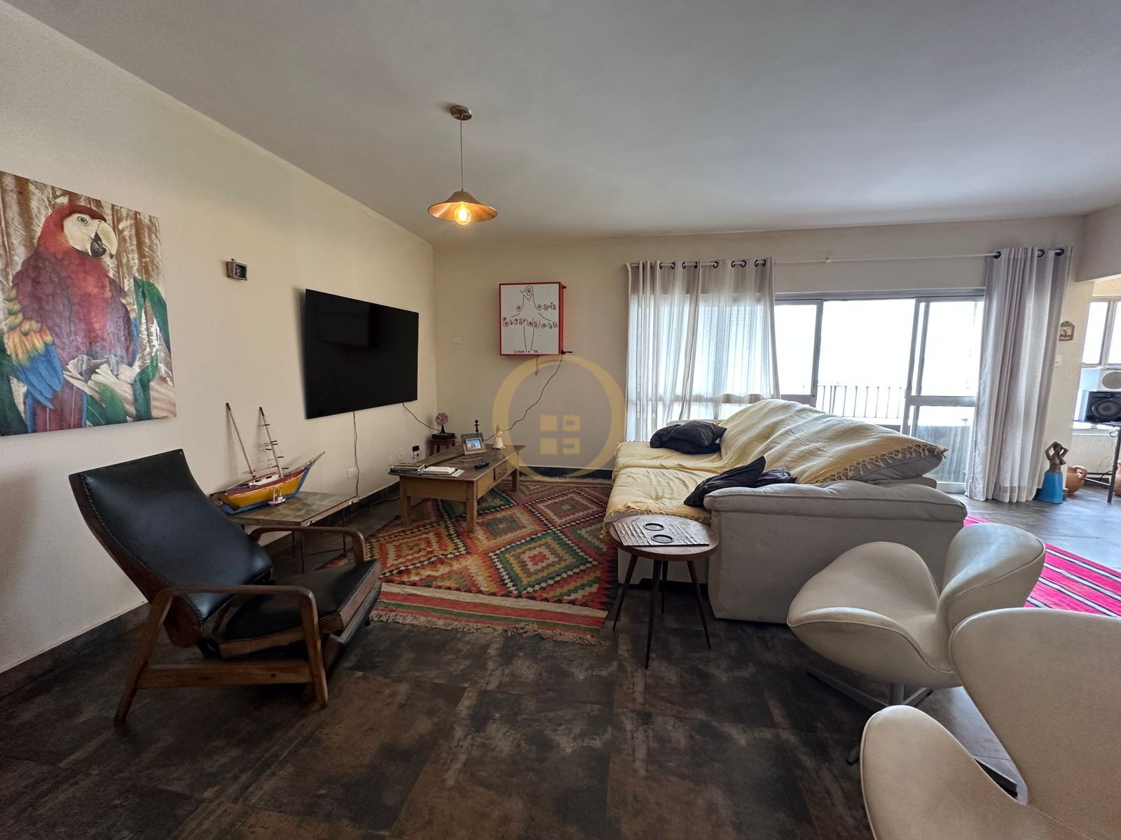 Apartamento na Praia das Pitangueiras, Guarujá - SP