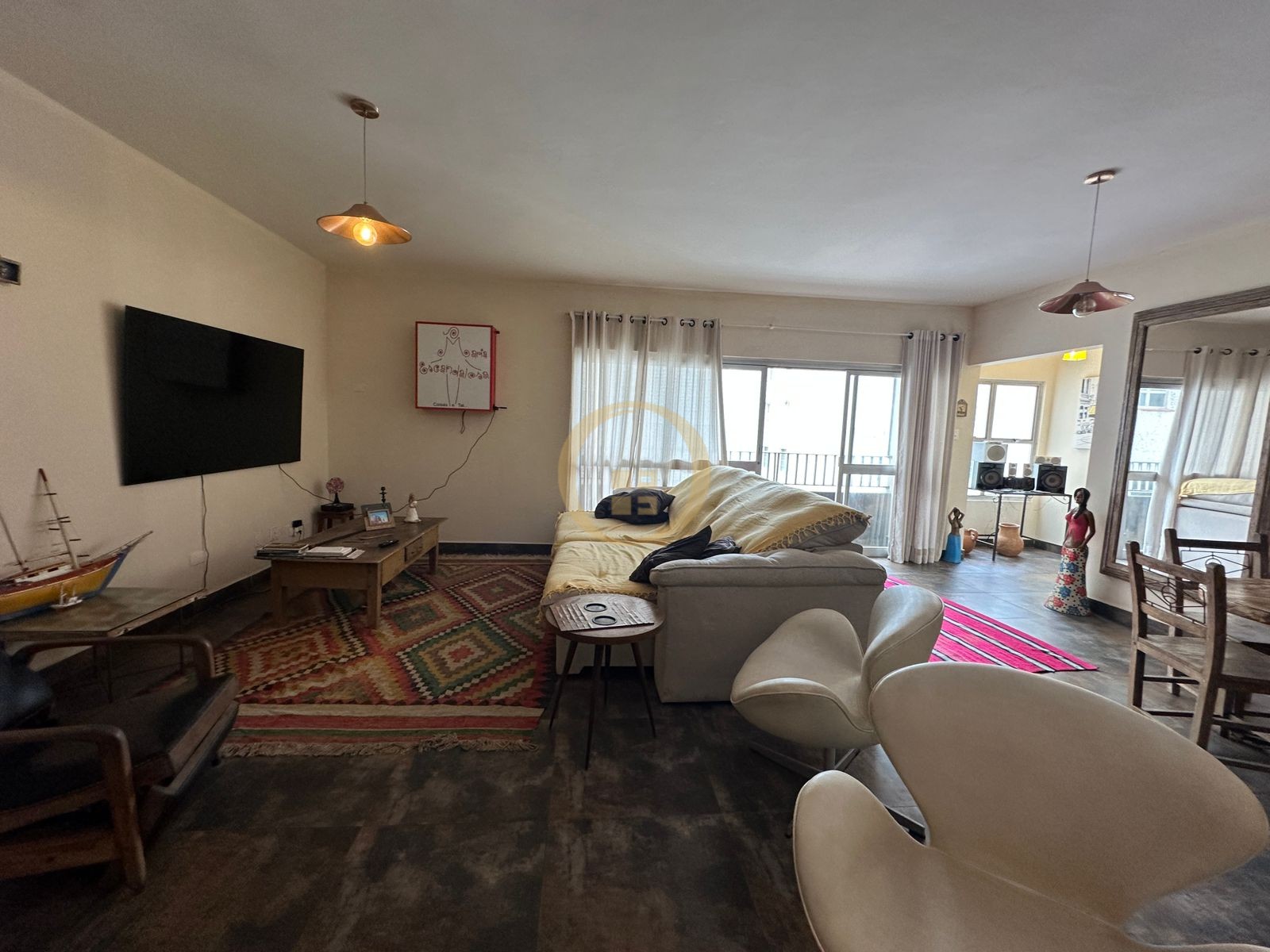 Apartamento na Praia das Pitangueiras, Guarujá - SP