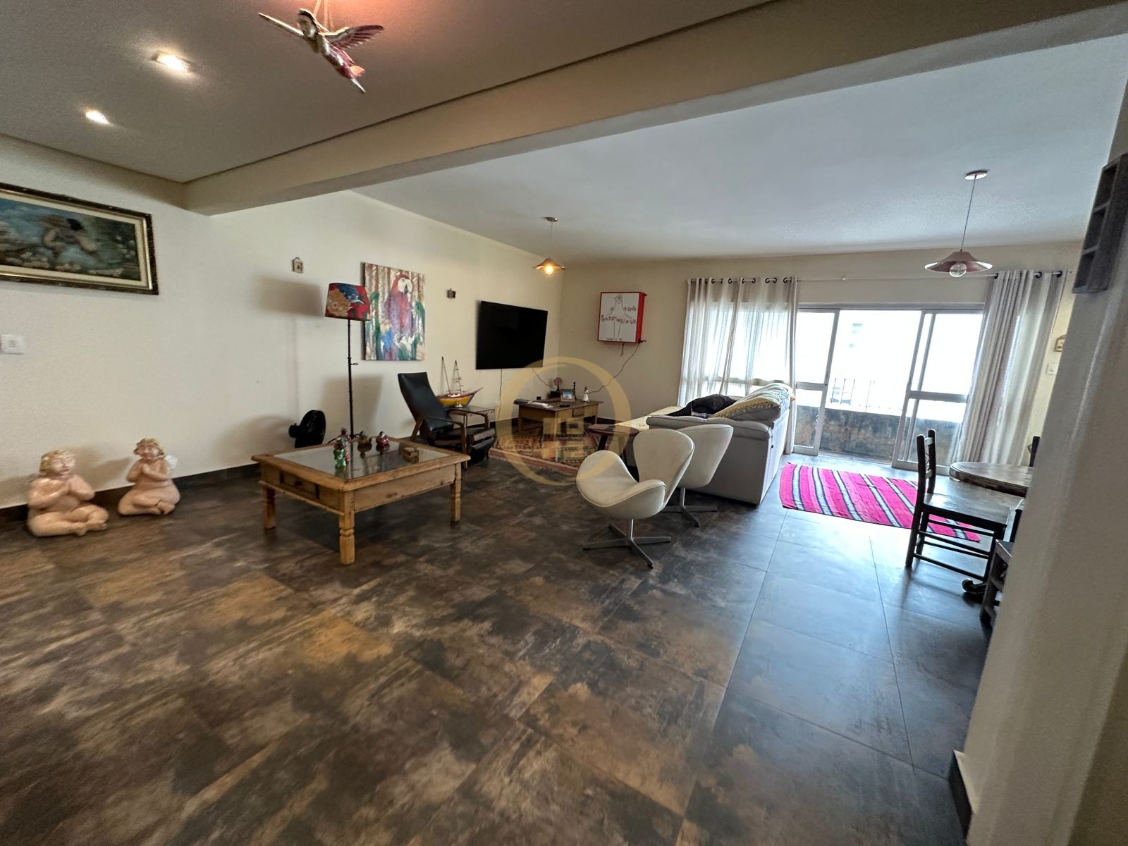 Apartamento na Praia das Pitangueiras, Guarujá - SP