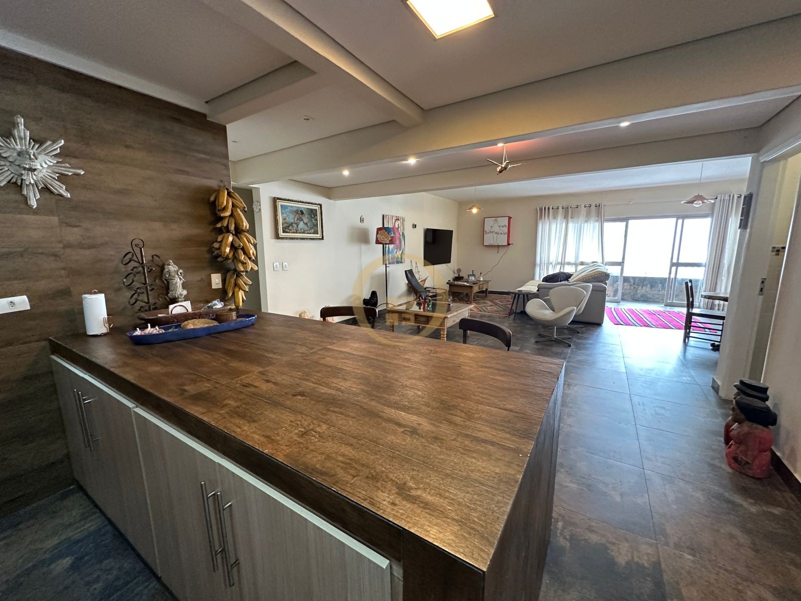 Apartamento na Praia das Pitangueiras, Guarujá - SP