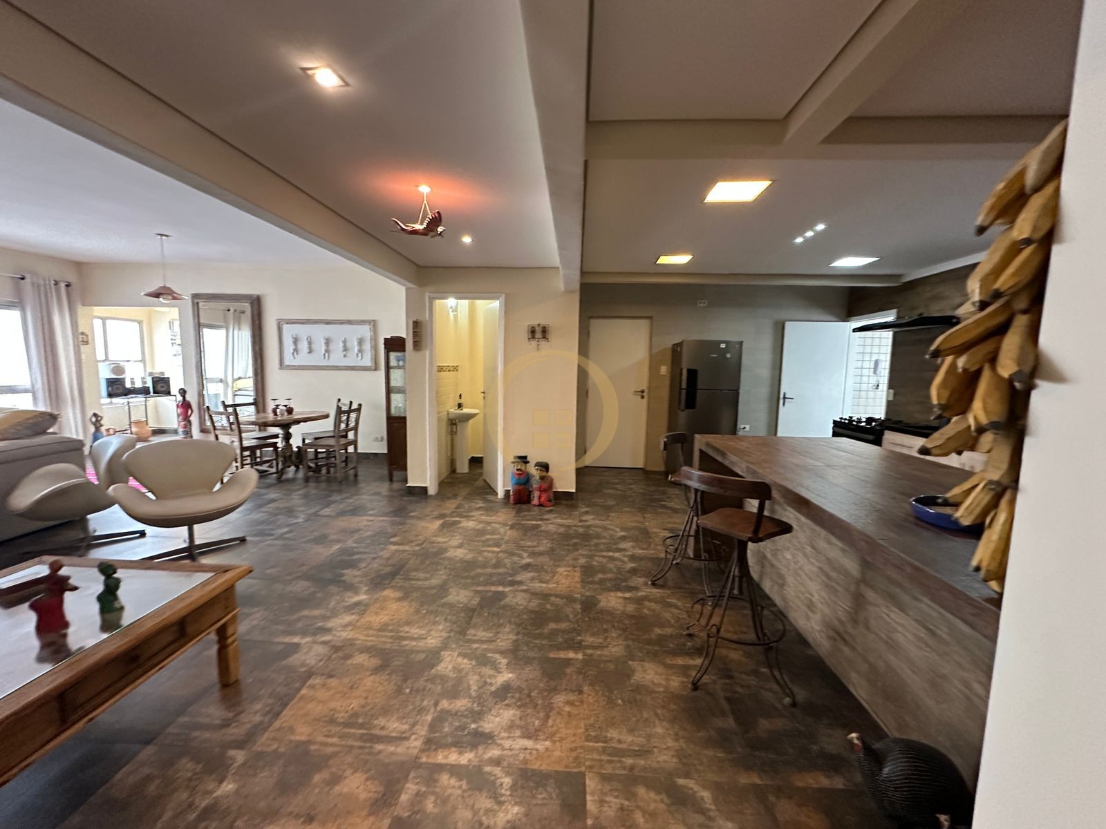 Apartamento na Praia das Pitangueiras, Guarujá - SP