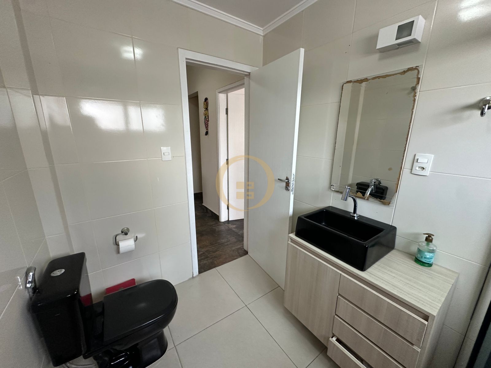 Apartamento na Praia das Pitangueiras, Guarujá - SP