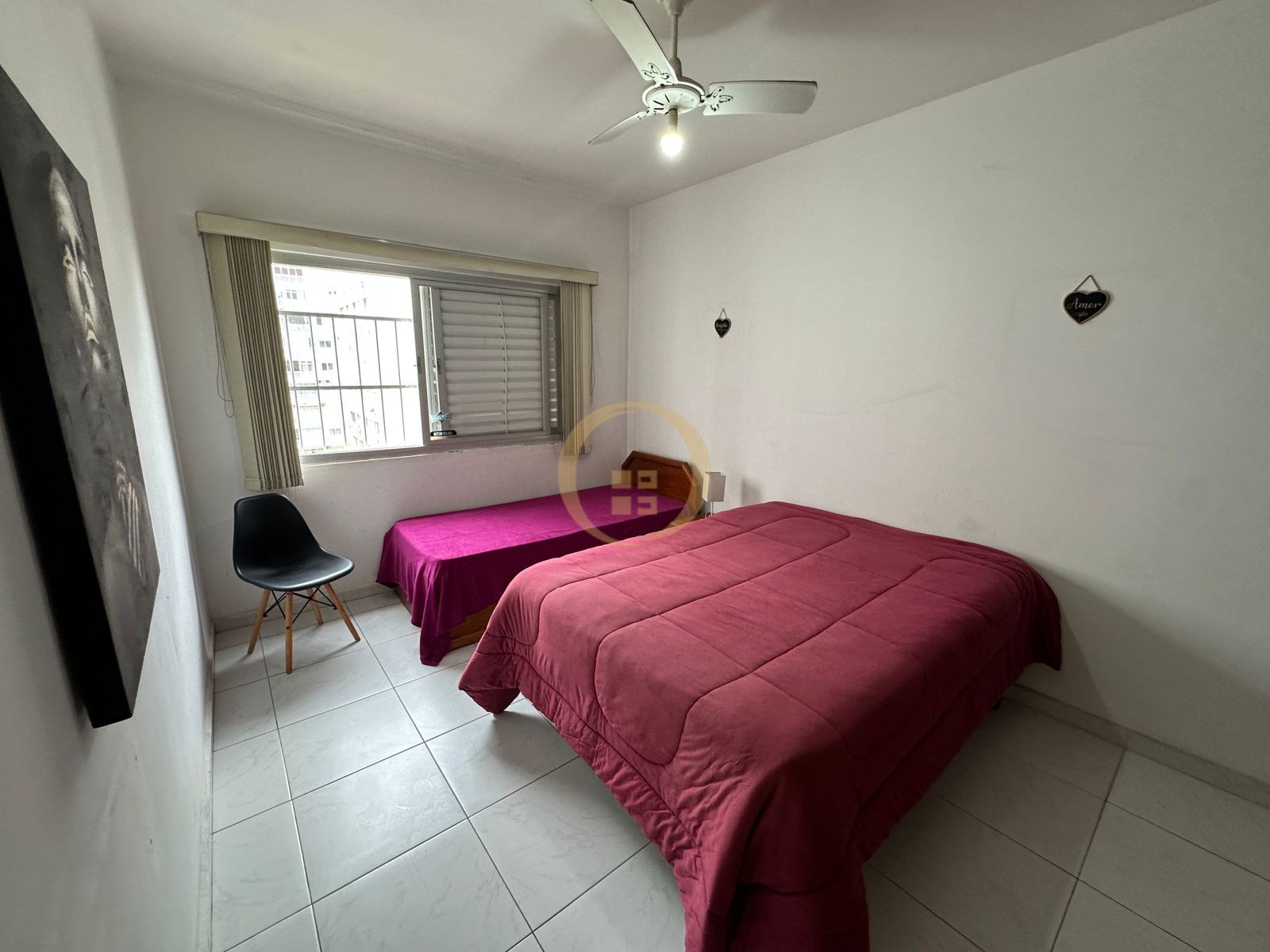 Apartamento na Praia das Pitangueiras, Guarujá - SP