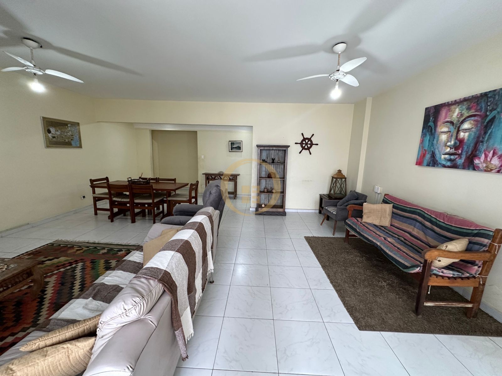 Apartamento na Praia das Pitangueiras, Guarujá - SP