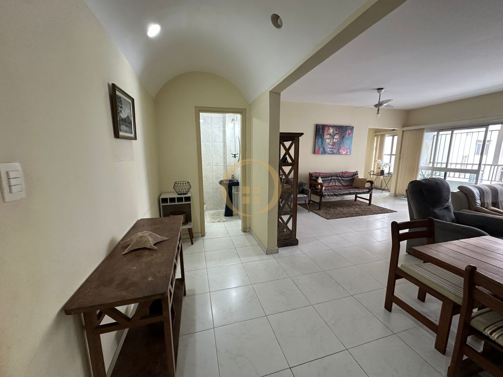 Apartamento na Praia das Pitangueiras, Guarujá - SP