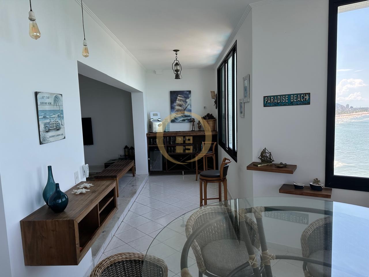 Apartamento Frente ao Mar nas Pitangueiras, Guarujá - SP