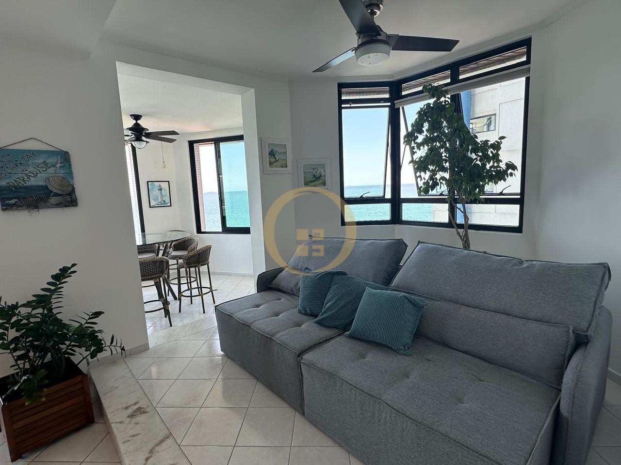 Apartamento Frente ao Mar nas Pitangueiras, Guarujá - SP