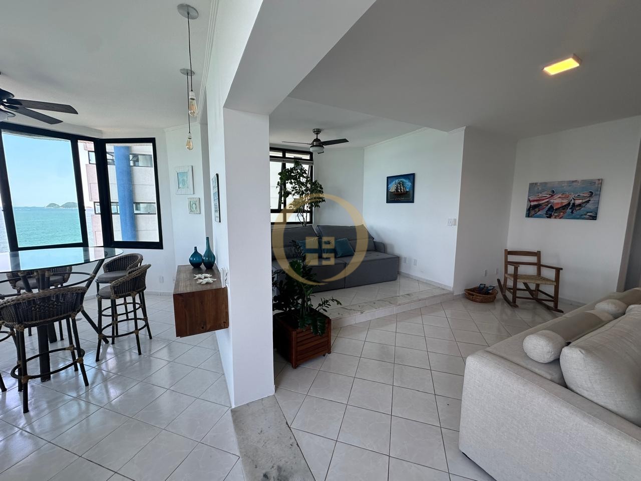 Apartamento Frente ao Mar nas Pitangueiras, Guarujá - SP