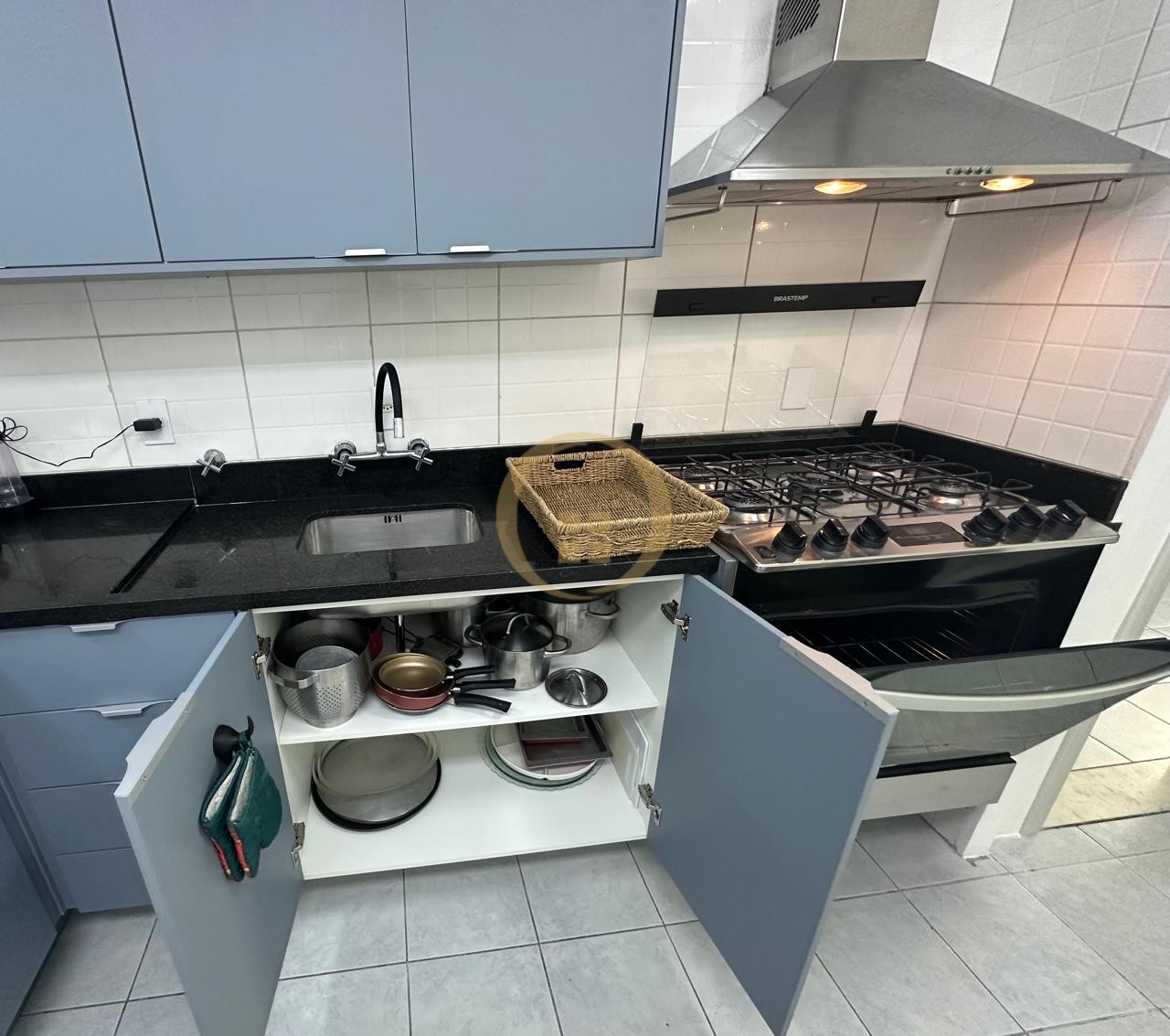 Apartamento Frente ao Mar nas Pitangueiras, Guarujá - SP