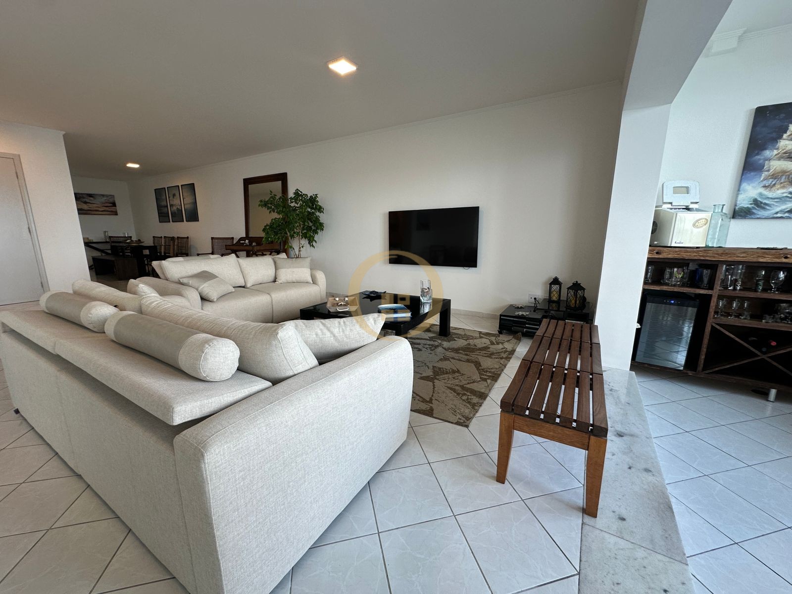 Apartamento Frente ao Mar nas Pitangueiras, Guarujá - SP