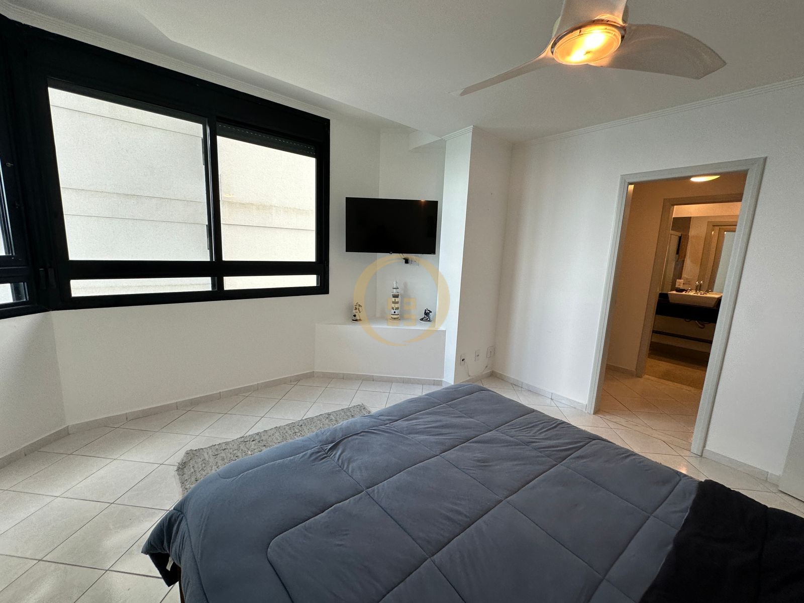 Apartamento Frente ao Mar nas Pitangueiras, Guarujá - SP