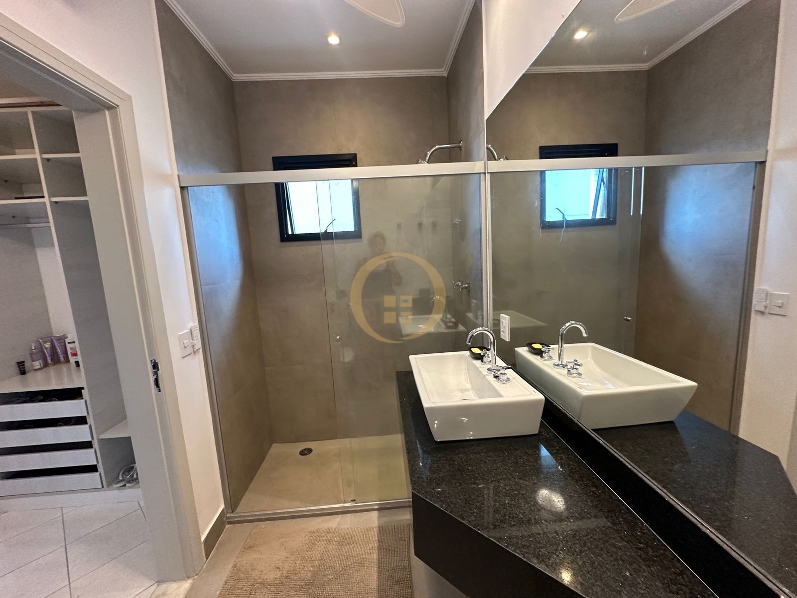 Apartamento Frente ao Mar nas Pitangueiras, Guarujá - SP