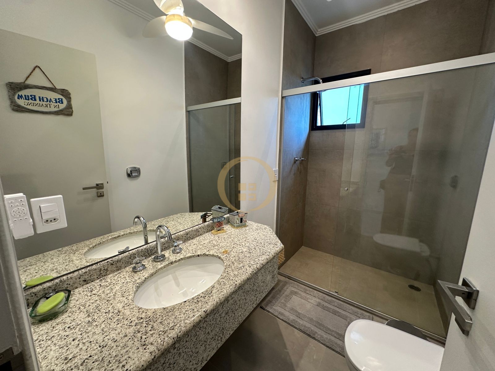 Apartamento Frente ao Mar nas Pitangueiras, Guarujá - SP