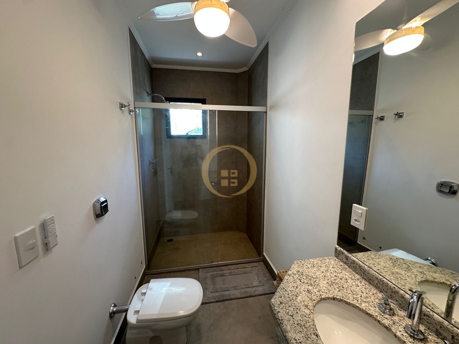 Apartamento Frente ao Mar nas Pitangueiras, Guarujá - SP