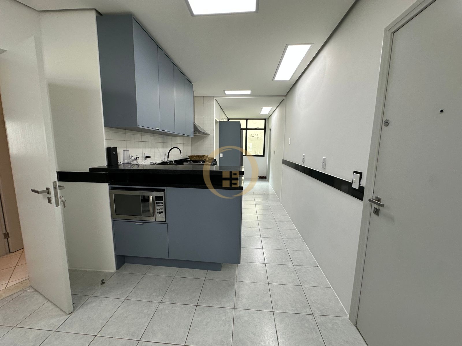 Apartamento Frente ao Mar nas Pitangueiras, Guarujá - SP