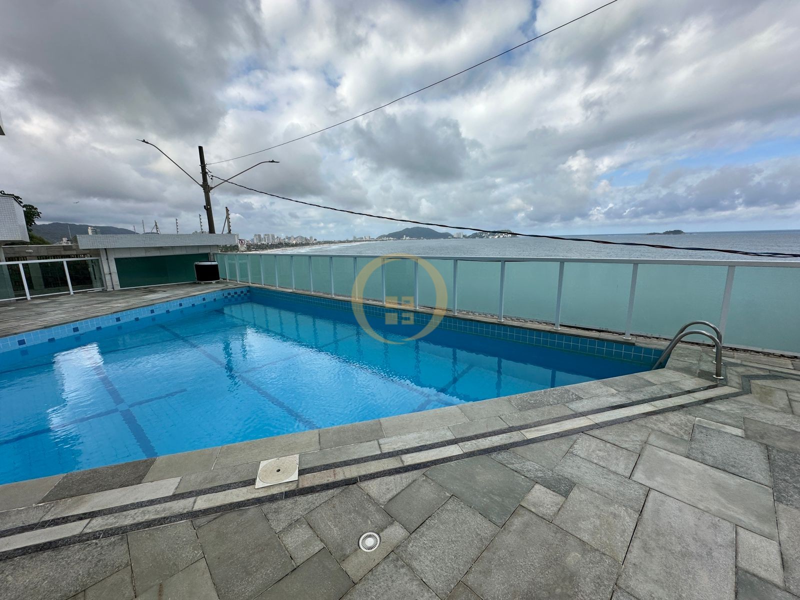 Apartamento Frente ao Mar nas Pitangueiras, Guarujá - SP