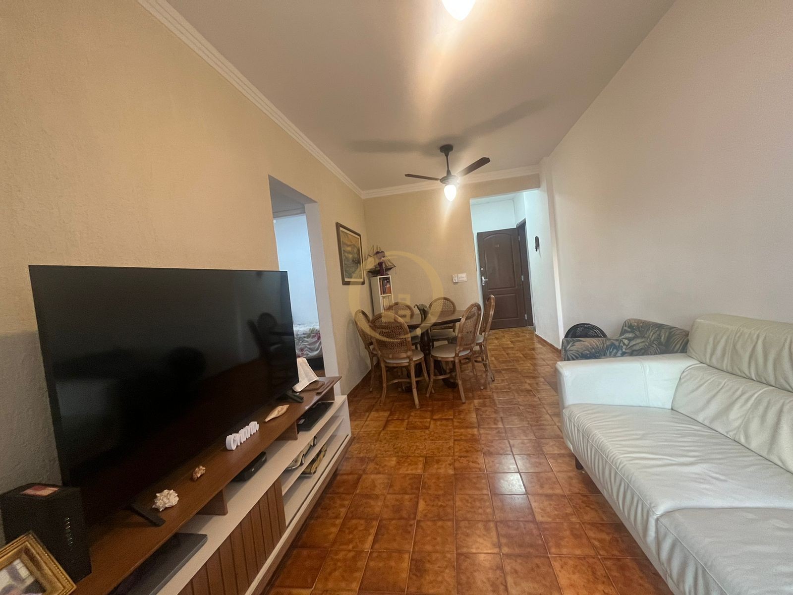Apartamento na Praia das Pitangueiras, Guarujá - SP