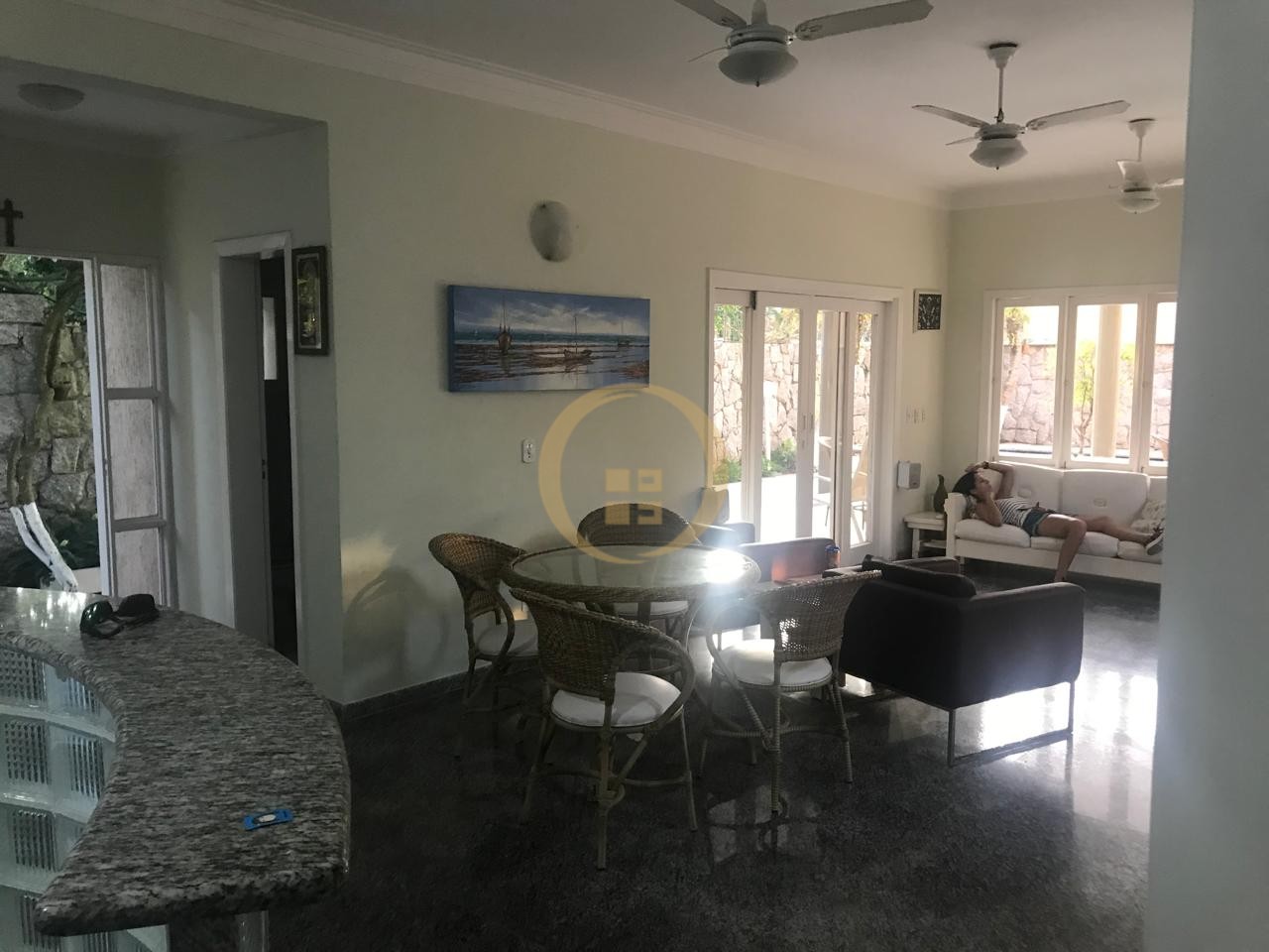 Casa Duplex à Venda no Guaiuba - Guarujá