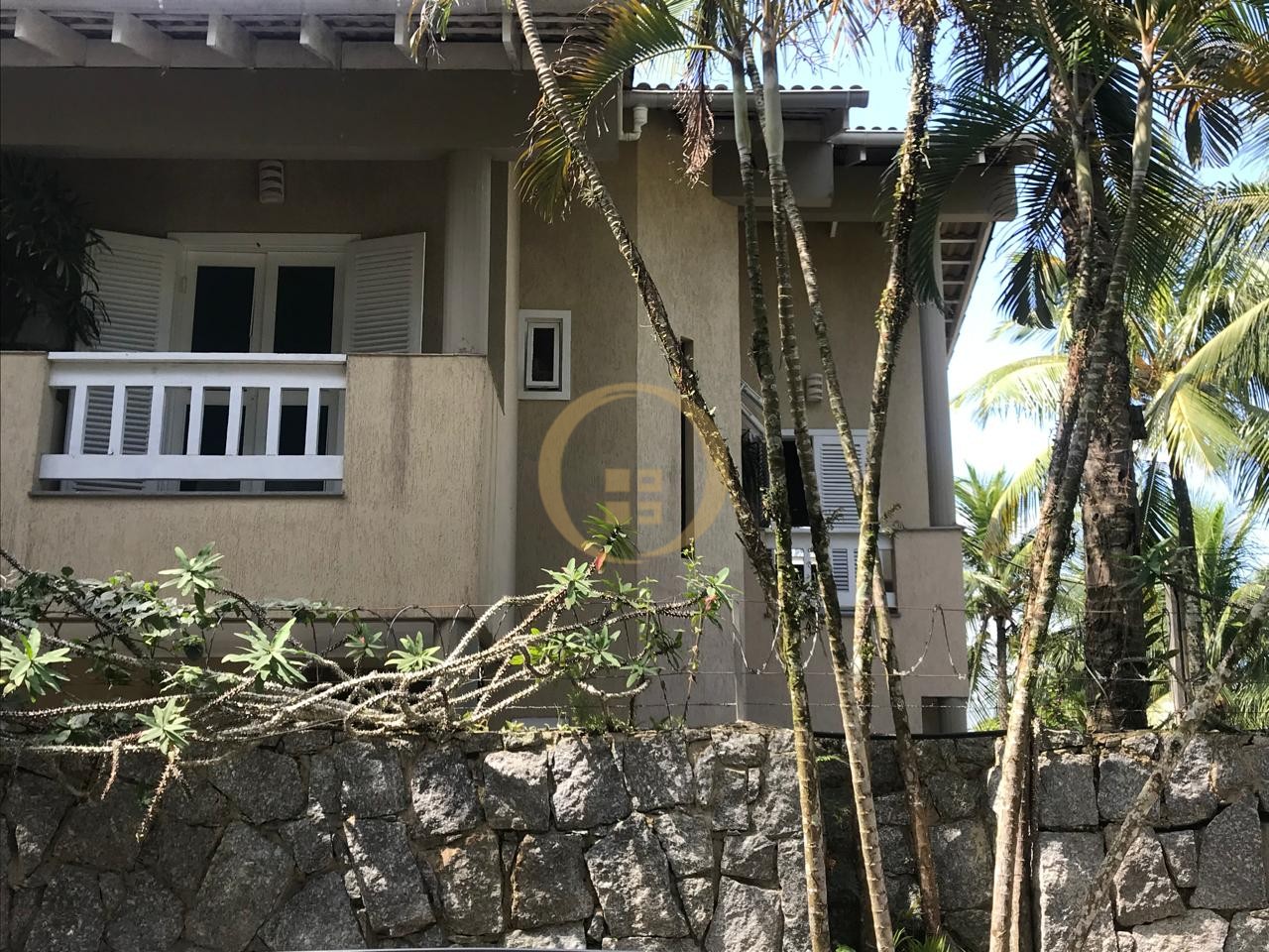 Casa Duplex à Venda no Guaiuba - Guarujá