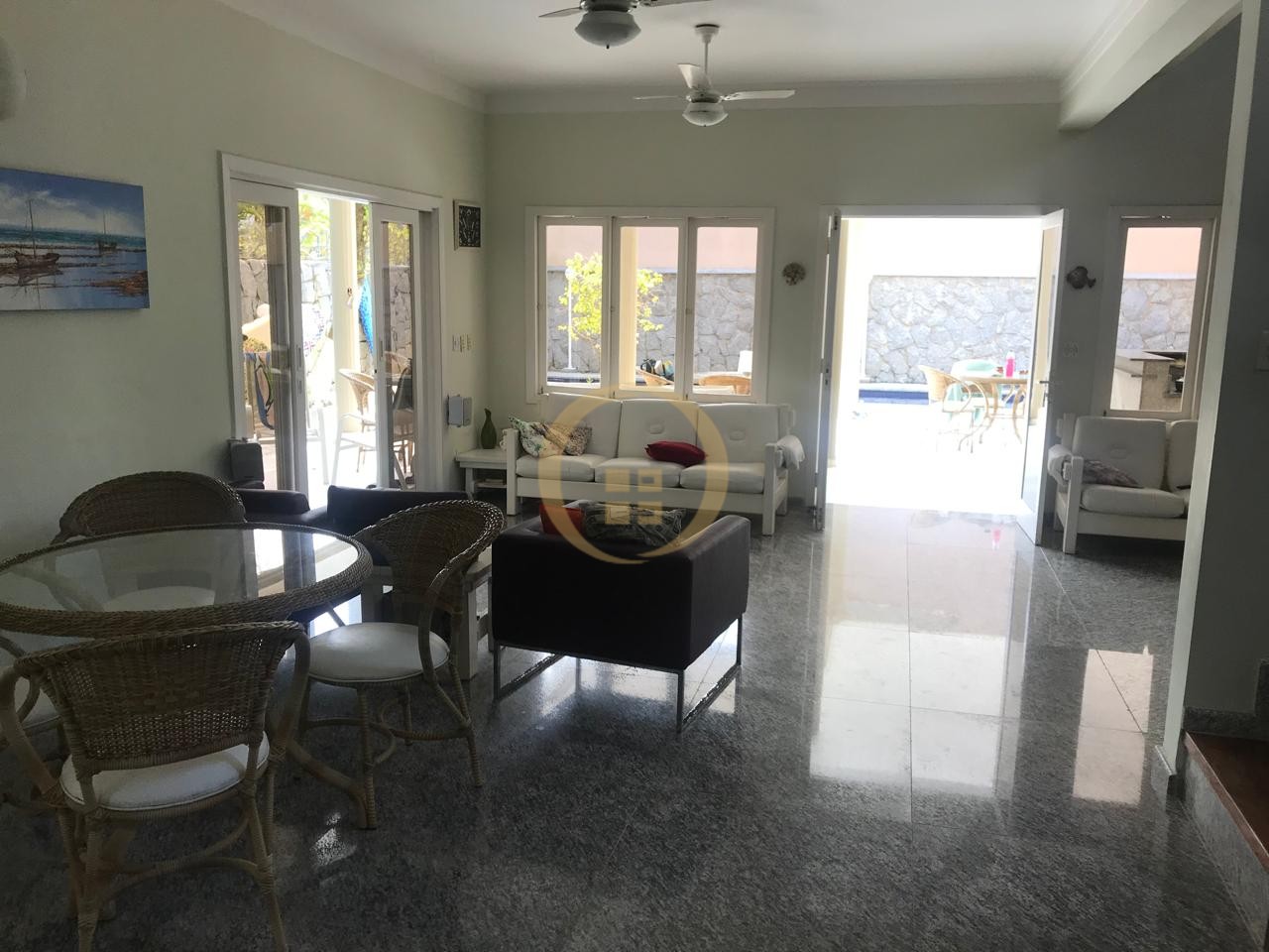 Casa Duplex à Venda no Guaiuba - Guarujá