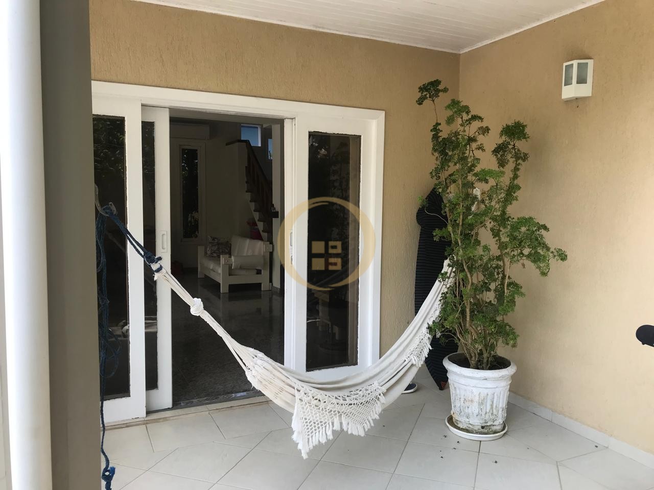Casa Duplex à Venda no Guaiuba - Guarujá