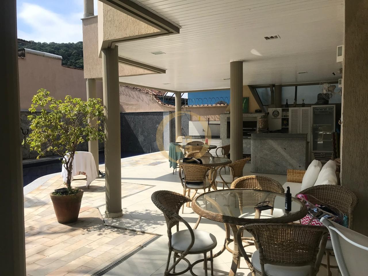 Casa Duplex à Venda no Guaiuba - Guarujá