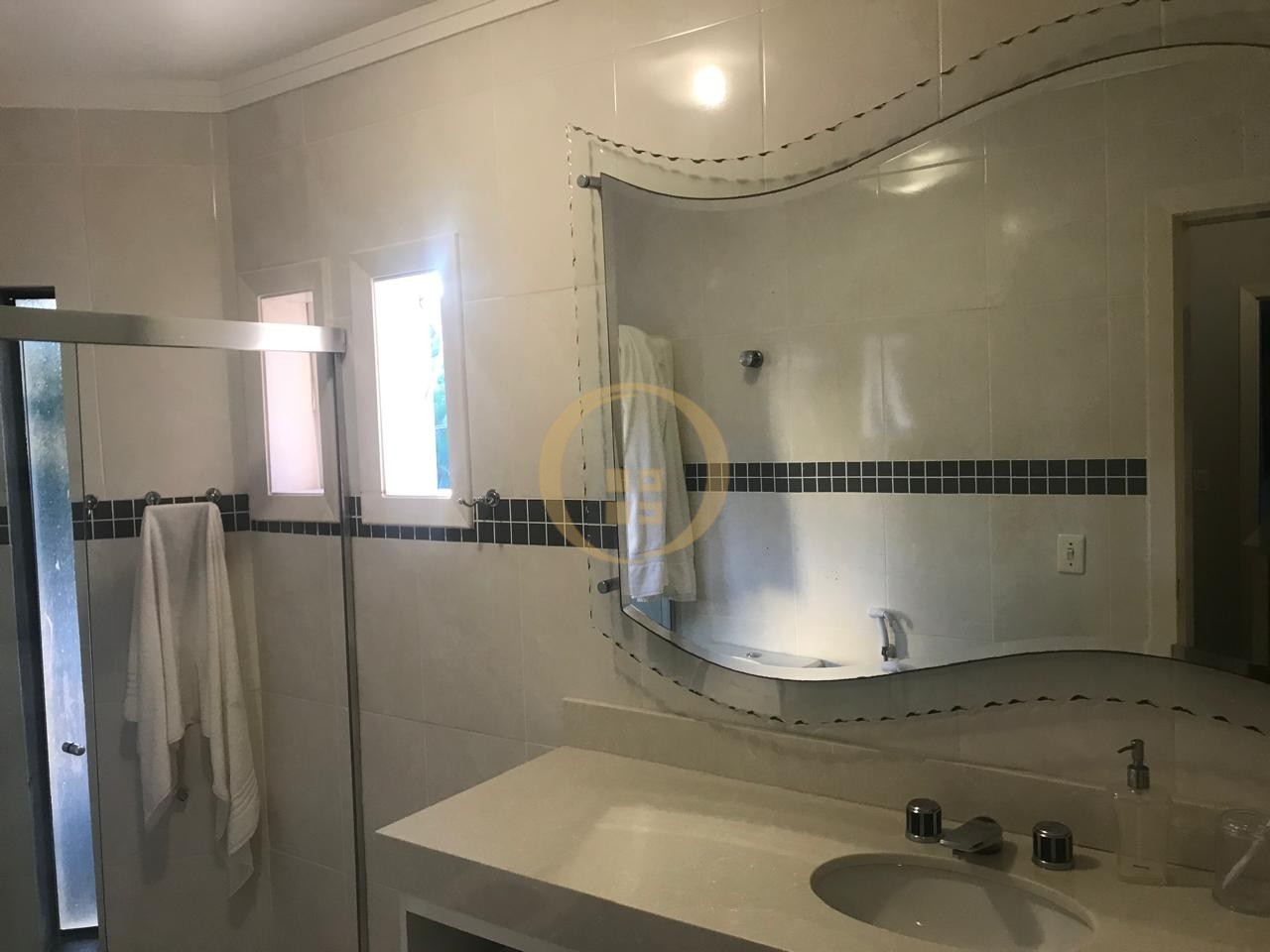 Casa Duplex à Venda no Guaiuba - Guarujá