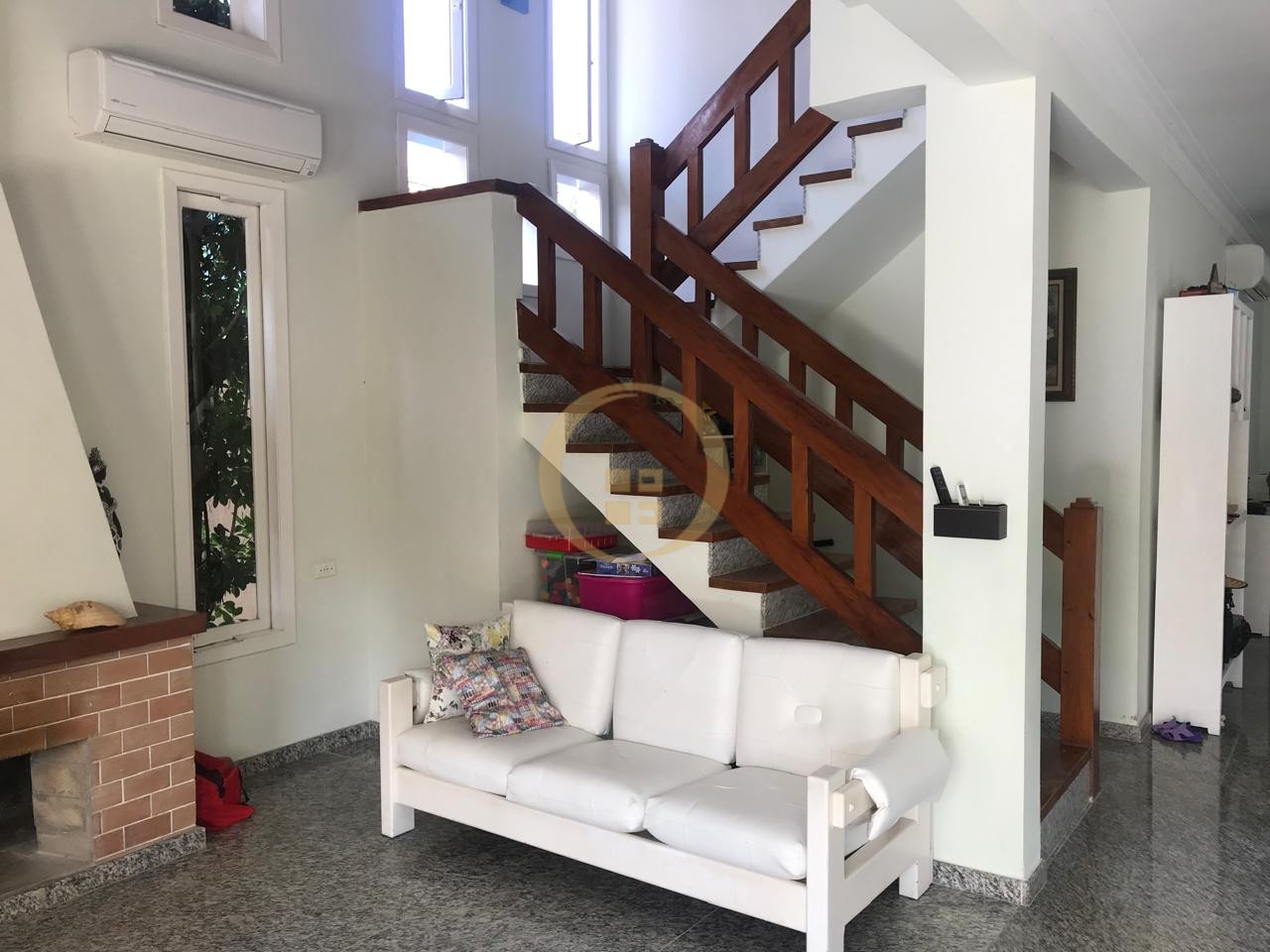 Casa Duplex à Venda no Guaiuba - Guarujá
