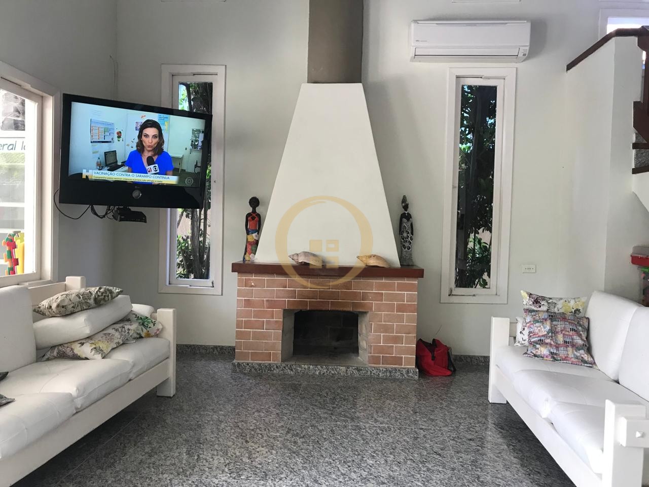 Casa Duplex à Venda no Guaiuba - Guarujá