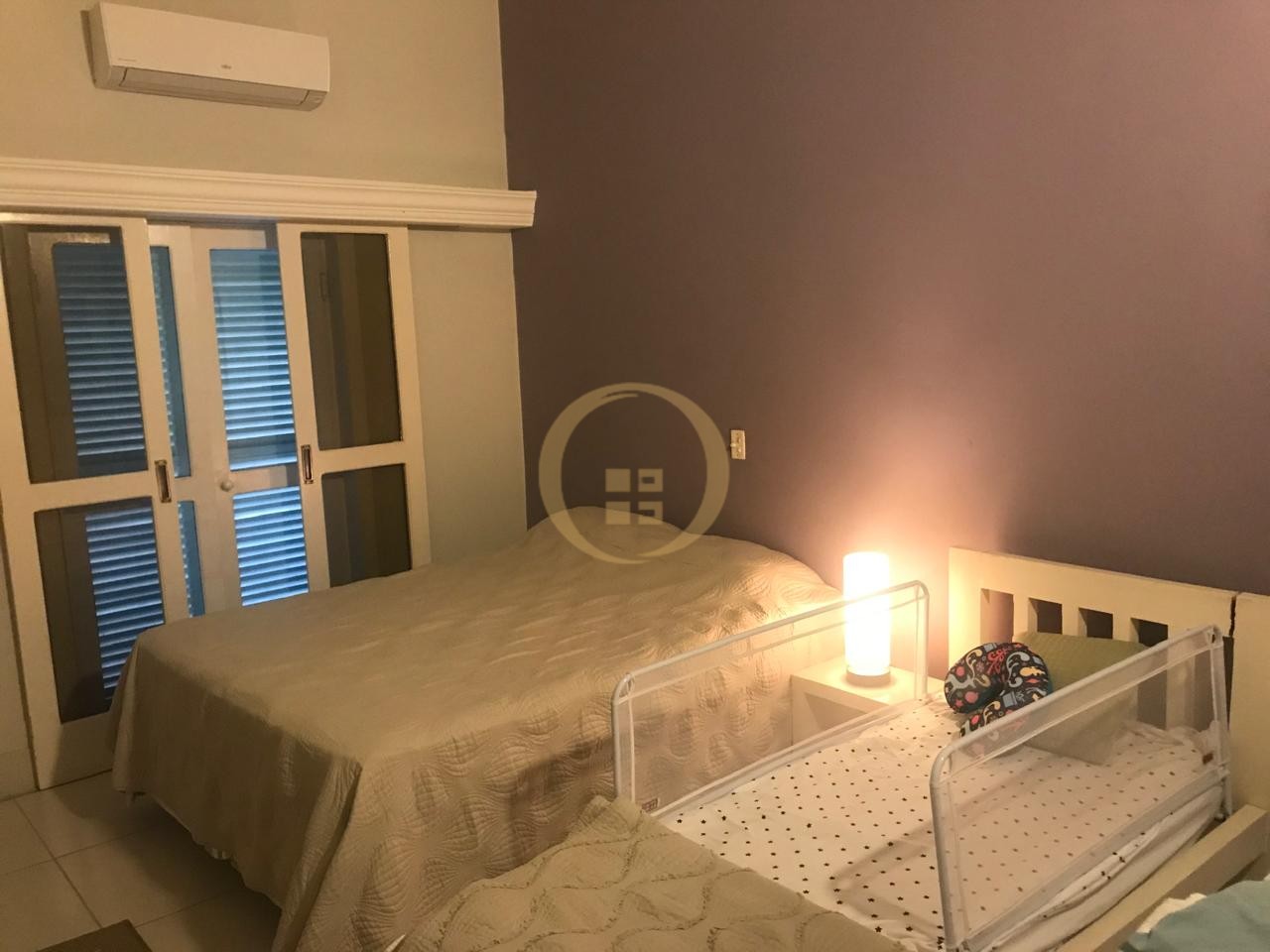Casa Duplex à Venda no Guaiuba - Guarujá