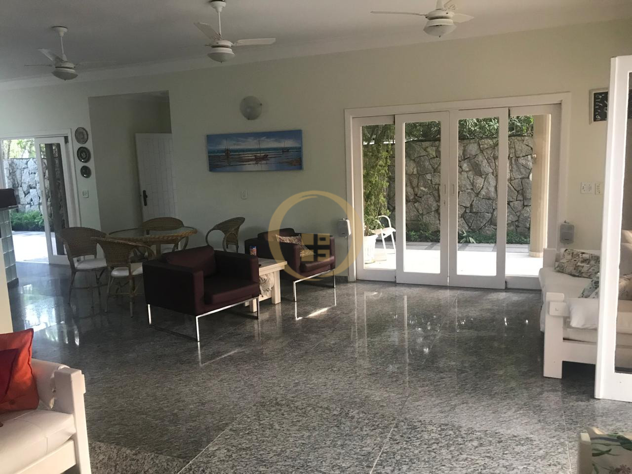 Casa Duplex à Venda no Guaiuba - Guarujá