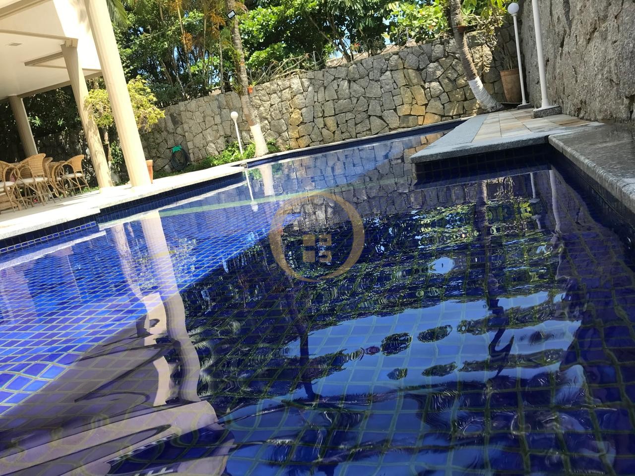 Casa Duplex à Venda no Guaiuba - Guarujá