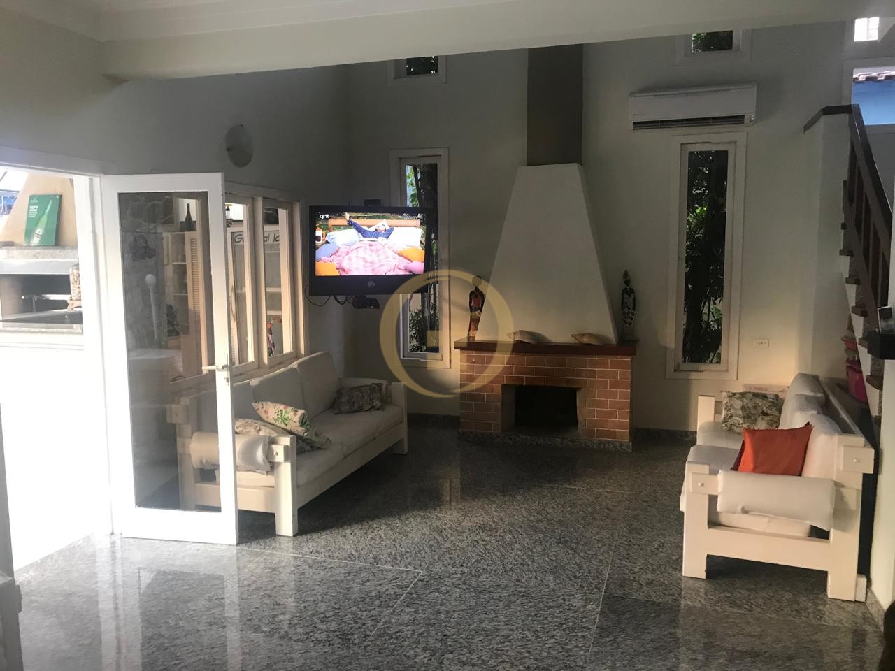 Casa Duplex à Venda no Guaiuba - Guarujá