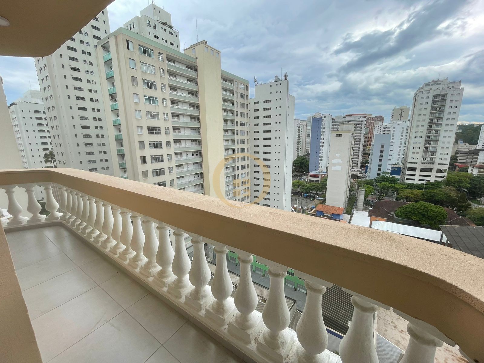 Apartamento na Praia das Pitangueiras, Guarujá - SP