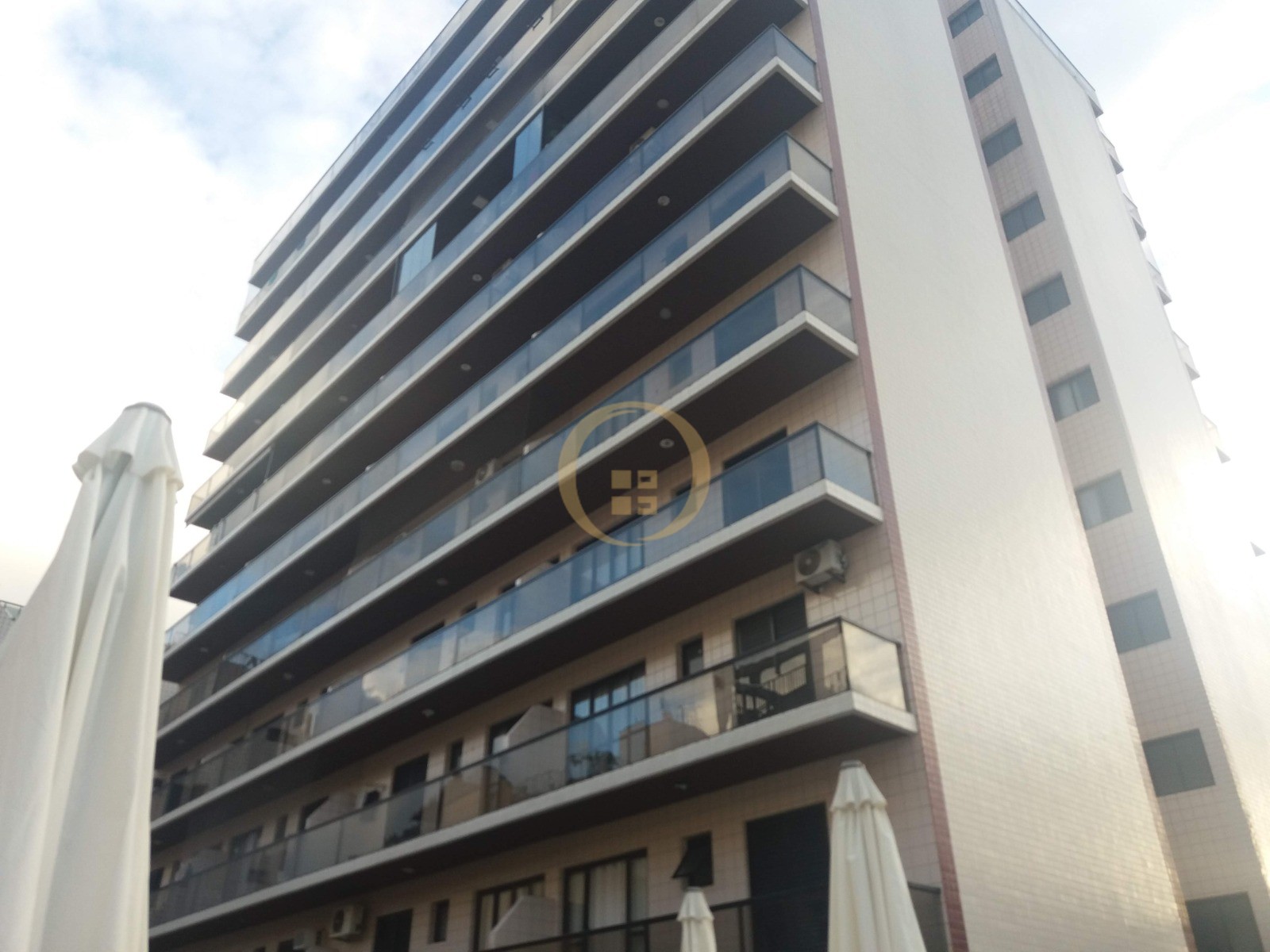 Apartamento na Praia da Enseada, Guarujá - SP