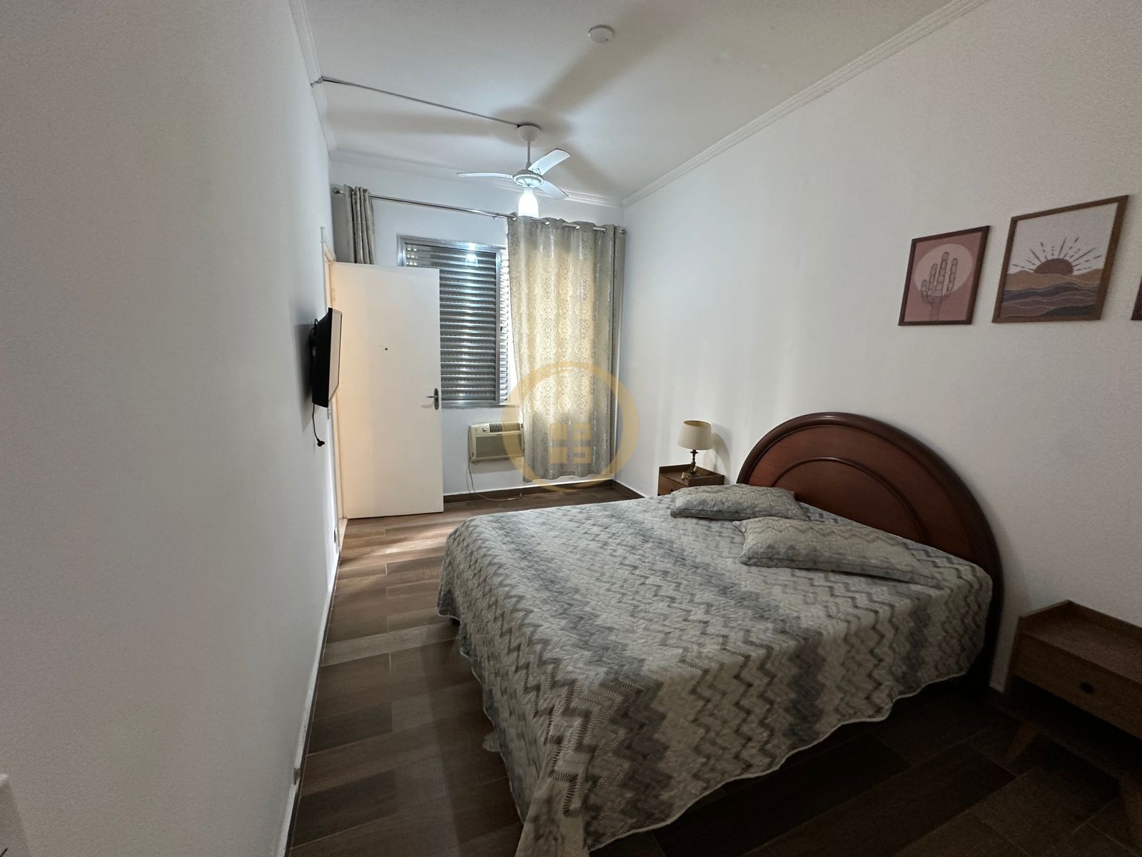 Apartamento na Praia das Pitangueiras, Guarujá - SP