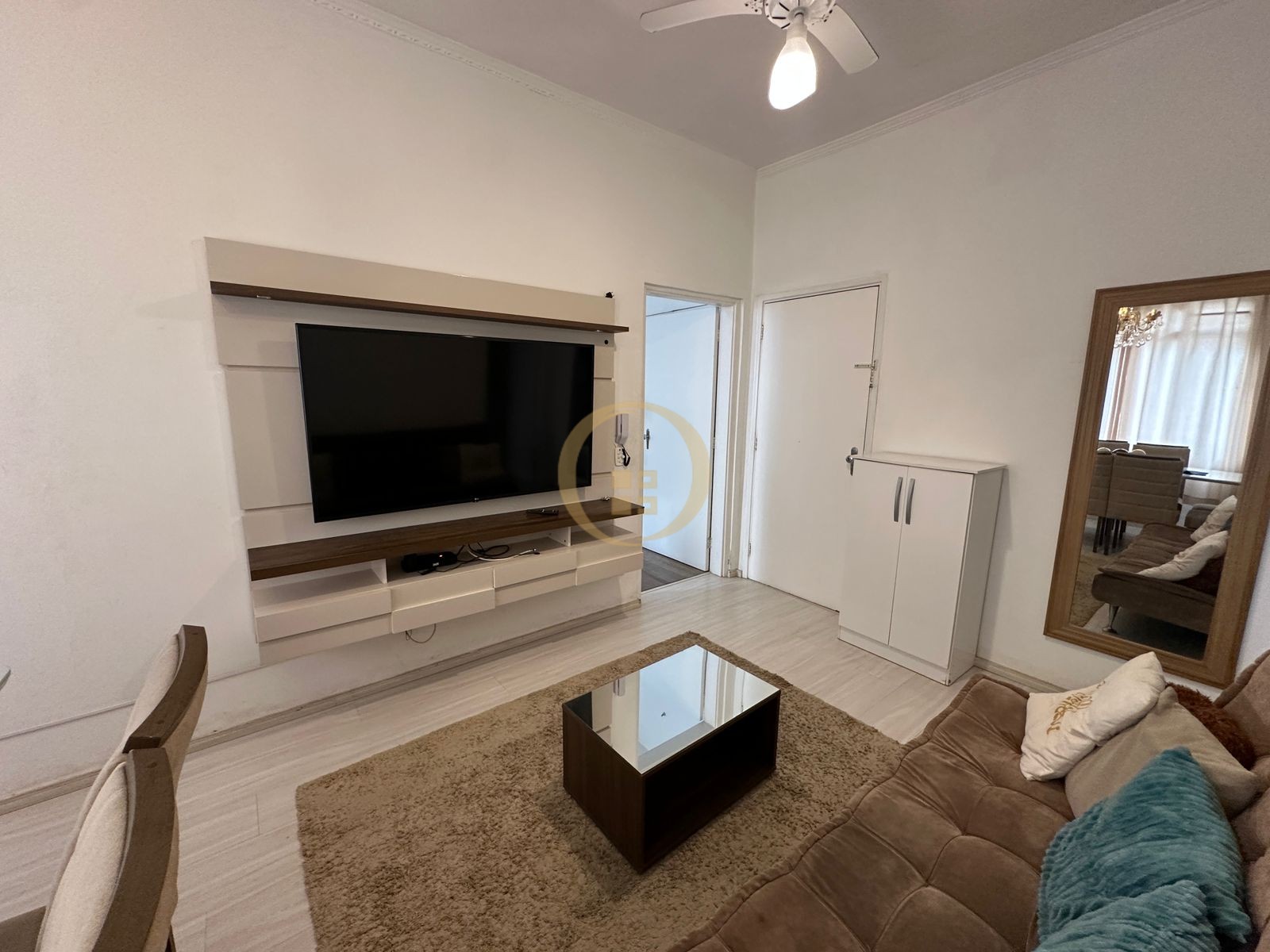Apartamento na Praia das Pitangueiras, Guarujá - SP