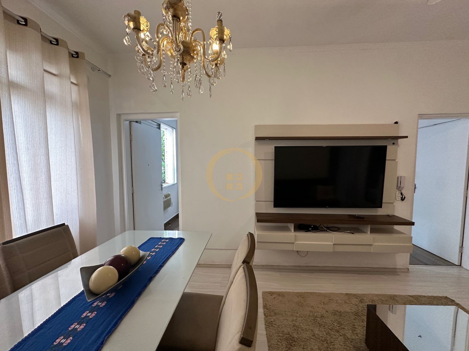 Apartamento na Praia das Pitangueiras, Guarujá - SP